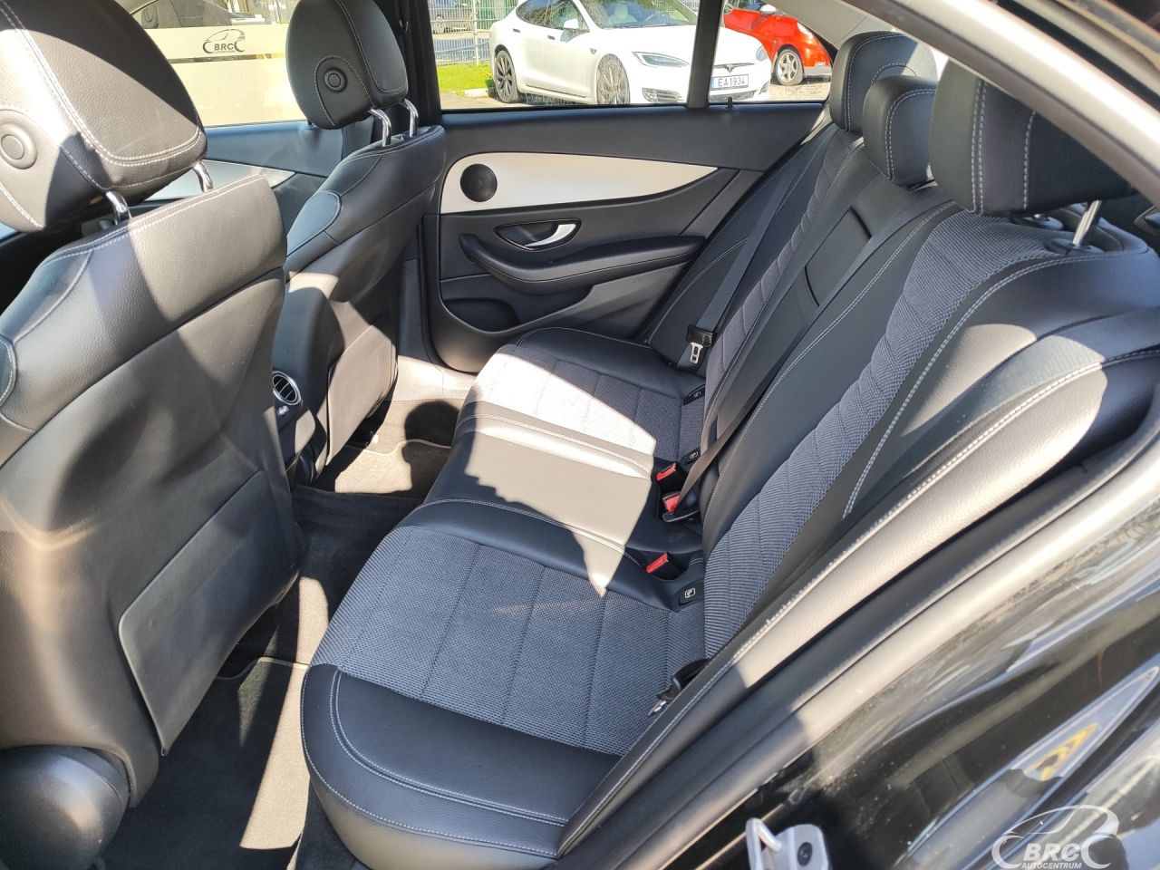 Mercedes-Benz E220 | 13