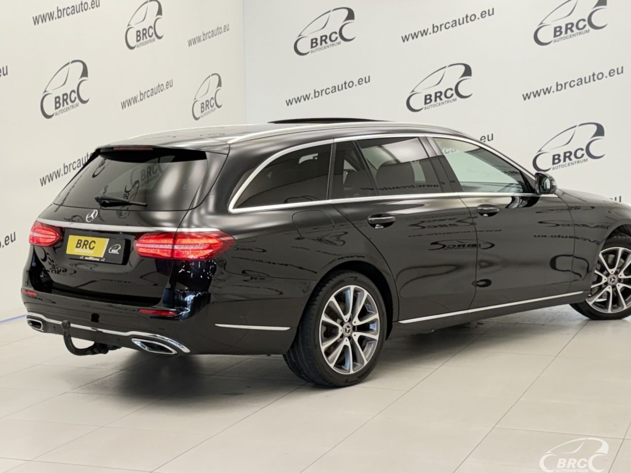 Mercedes-Benz E220 | 1