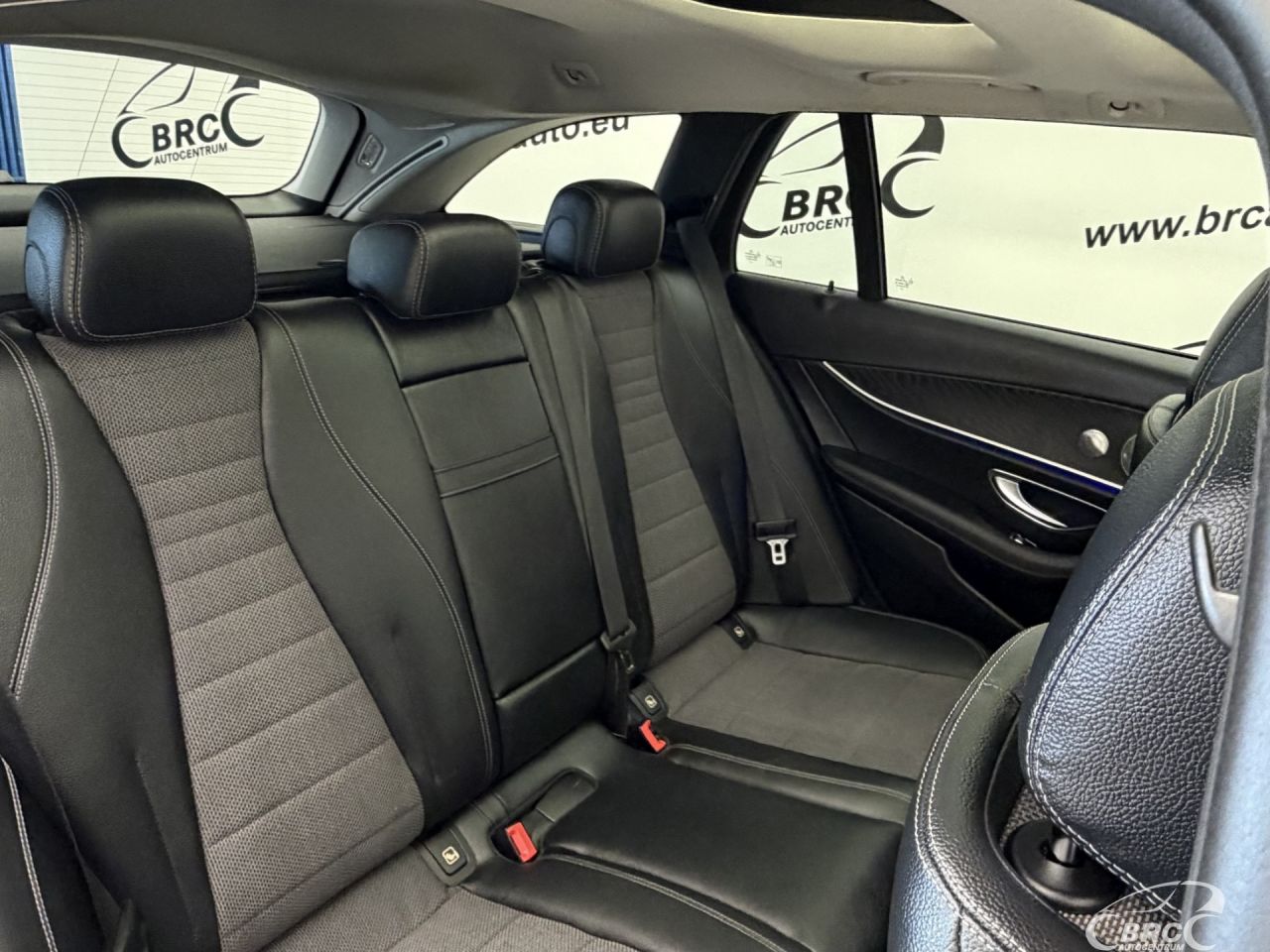 Mercedes-Benz E220 | 10