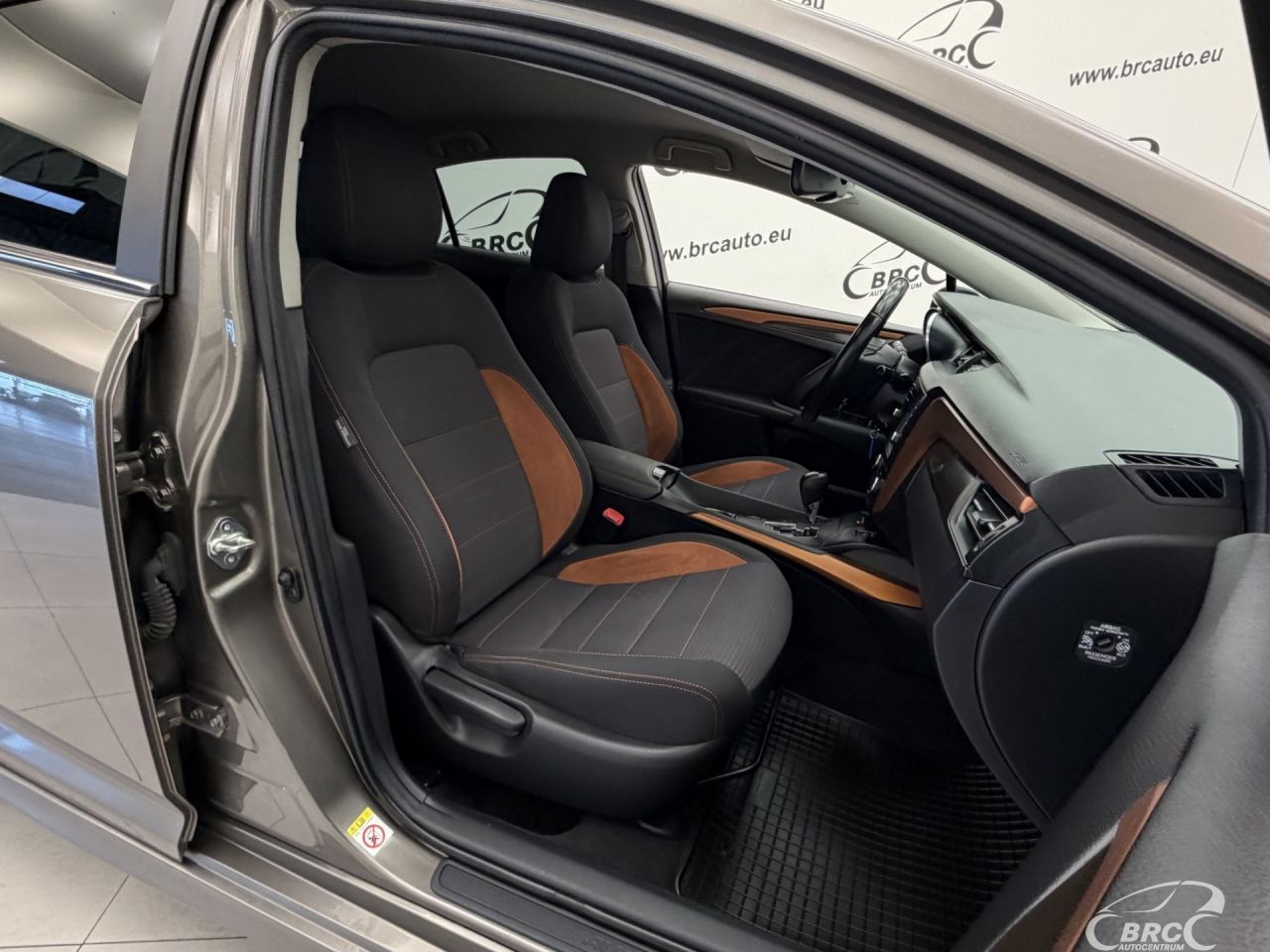 Toyota Avensis | 11