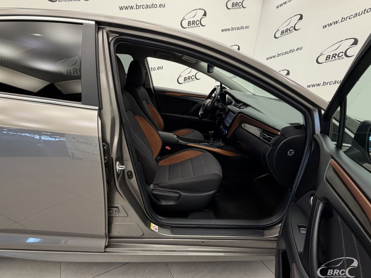 Toyota Avensis | 6