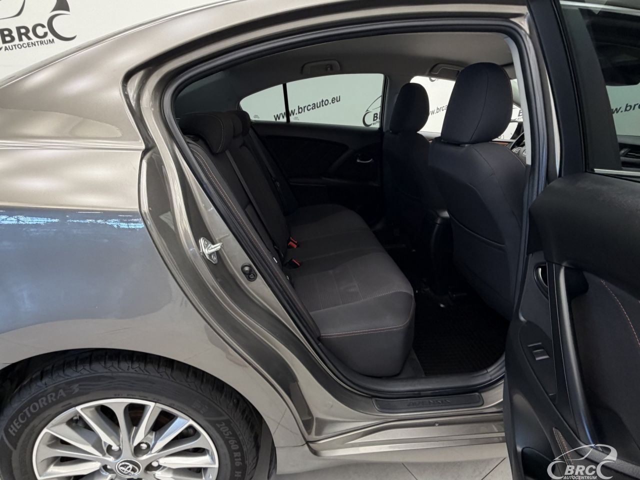 Toyota Avensis | 15