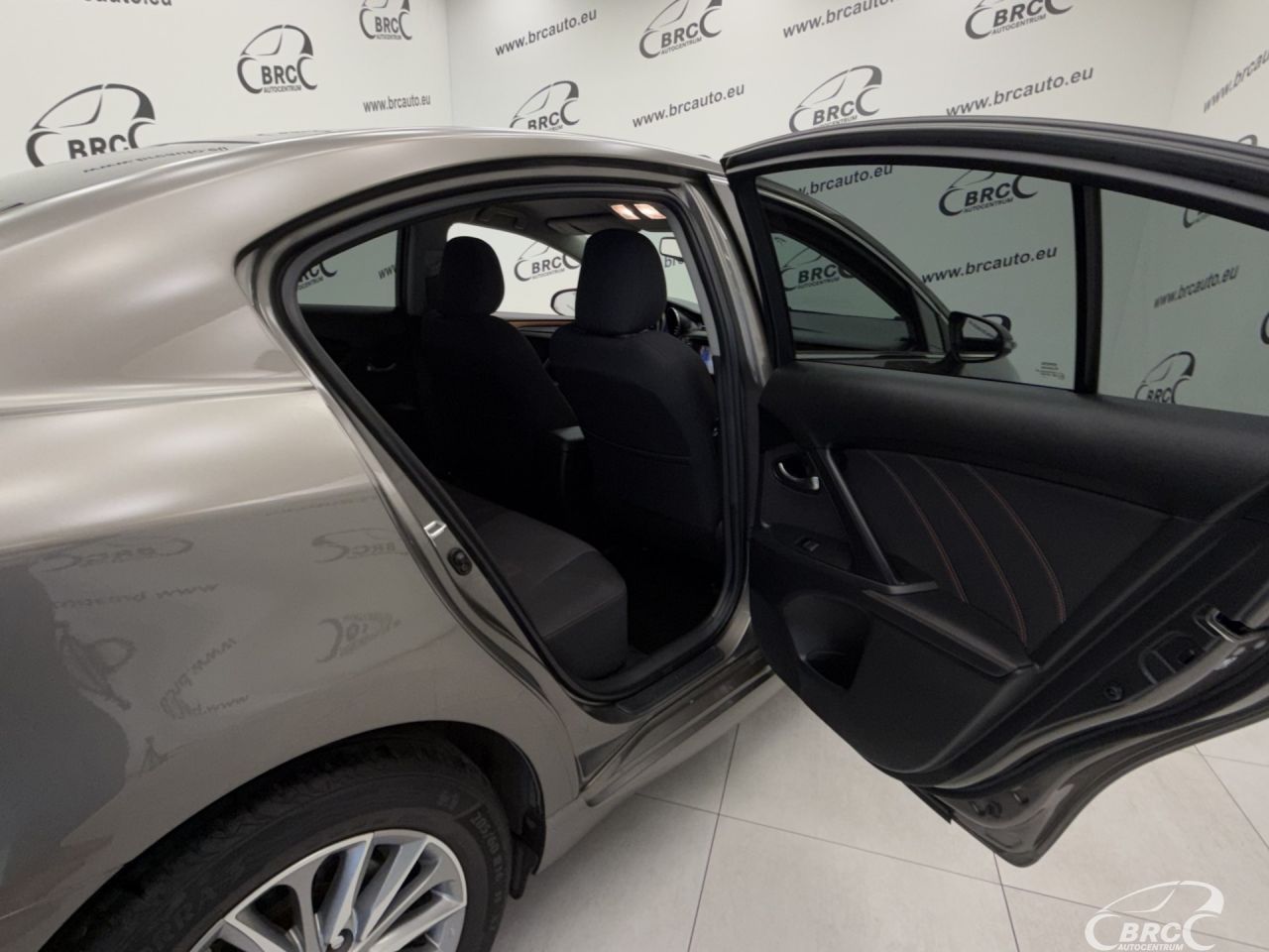 Toyota Avensis | 20