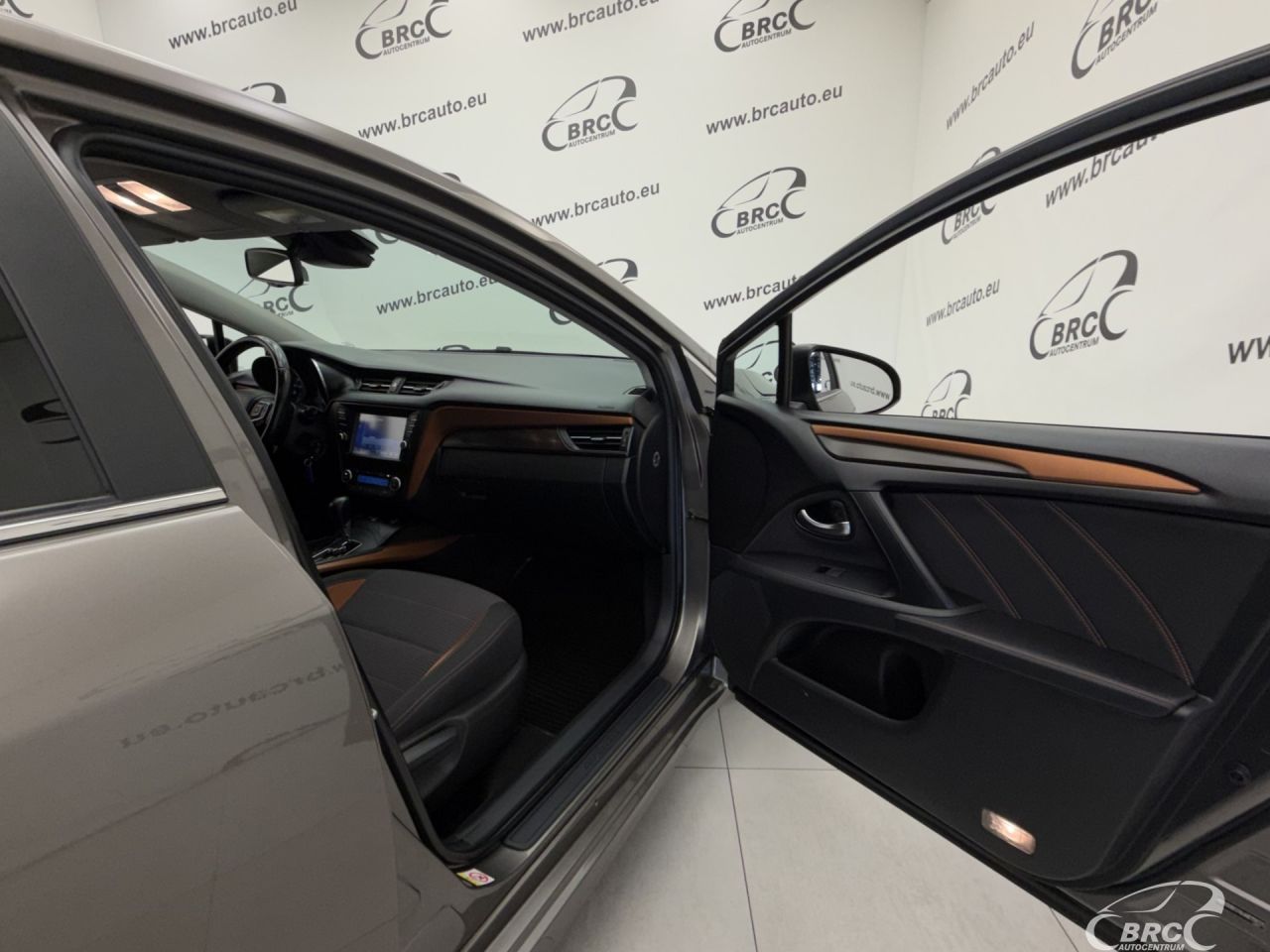 Toyota Avensis | 14