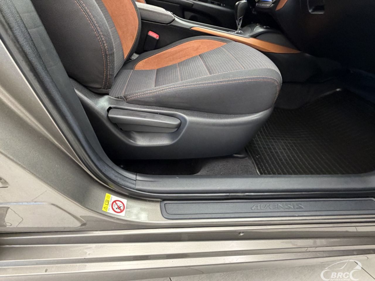 Toyota Avensis | 10