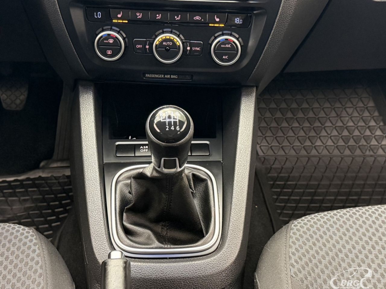 Volkswagen Jetta | 16