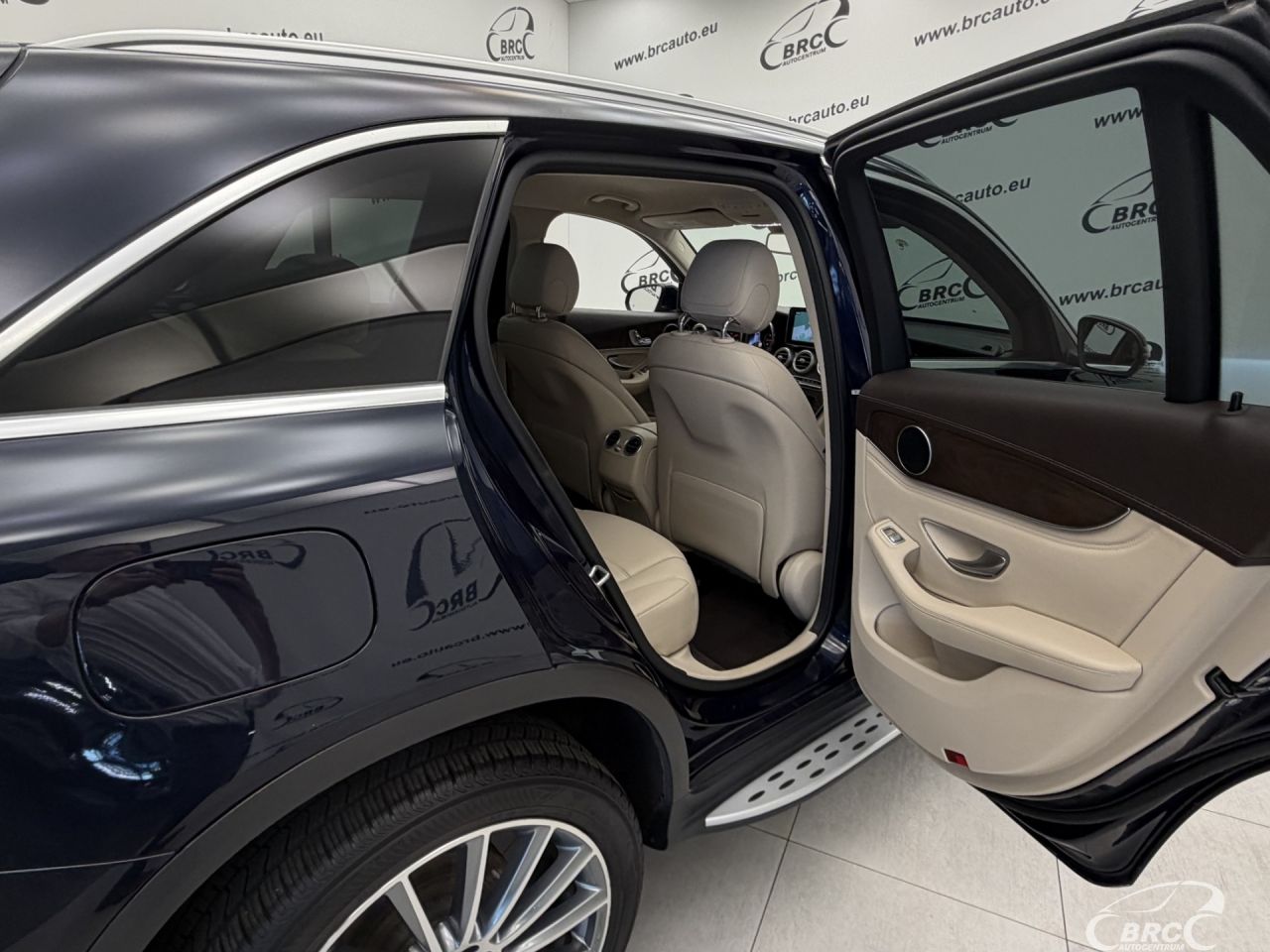 Mercedes-Benz GLC300 | 12