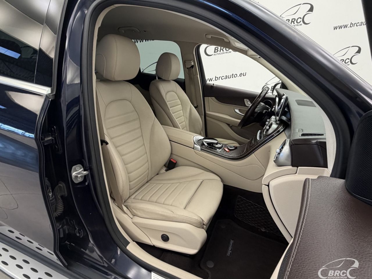 Mercedes-Benz GLC300 | 6