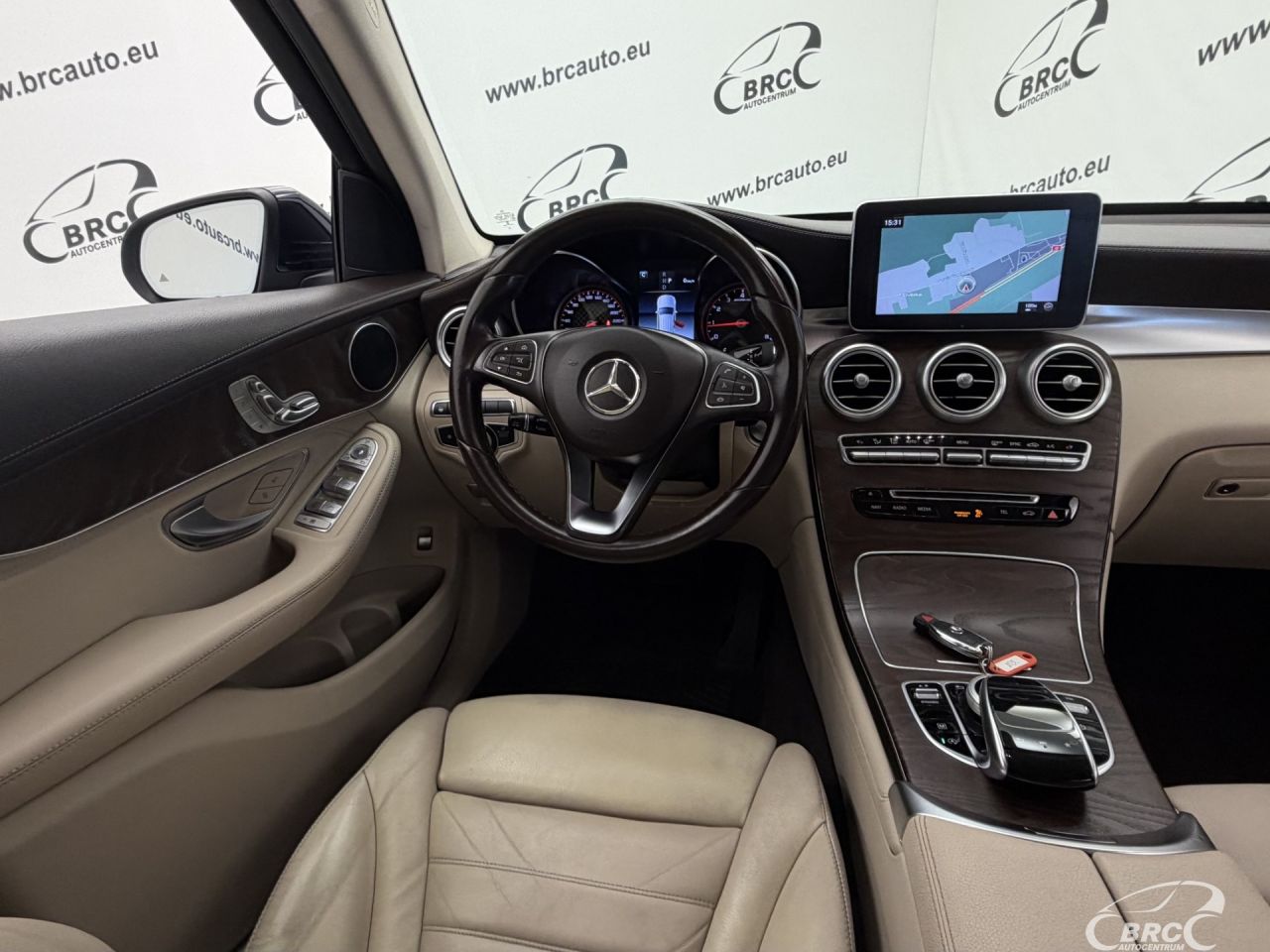 Mercedes-Benz GLC300 | 13