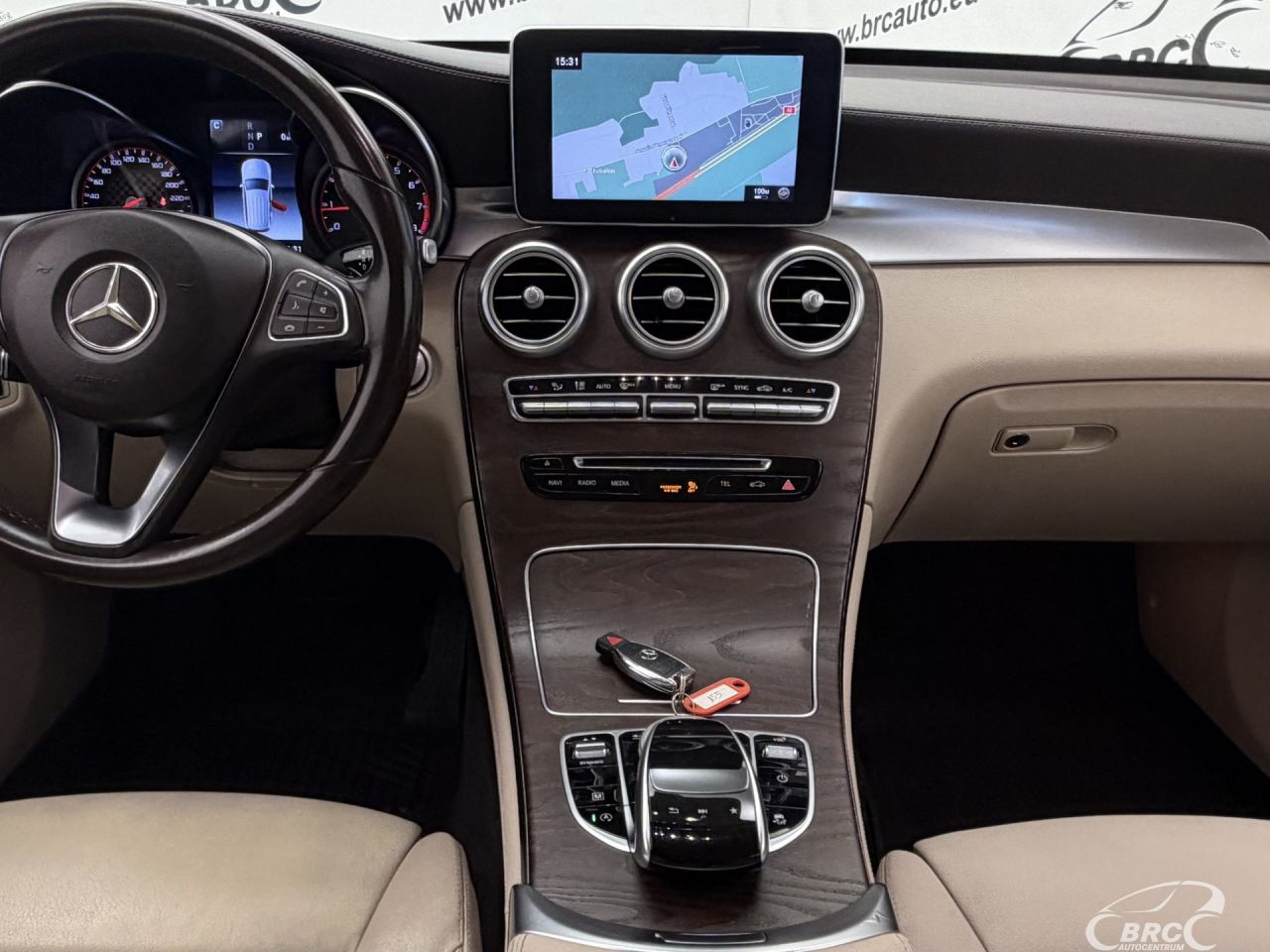 Mercedes-Benz GLC300 | 14