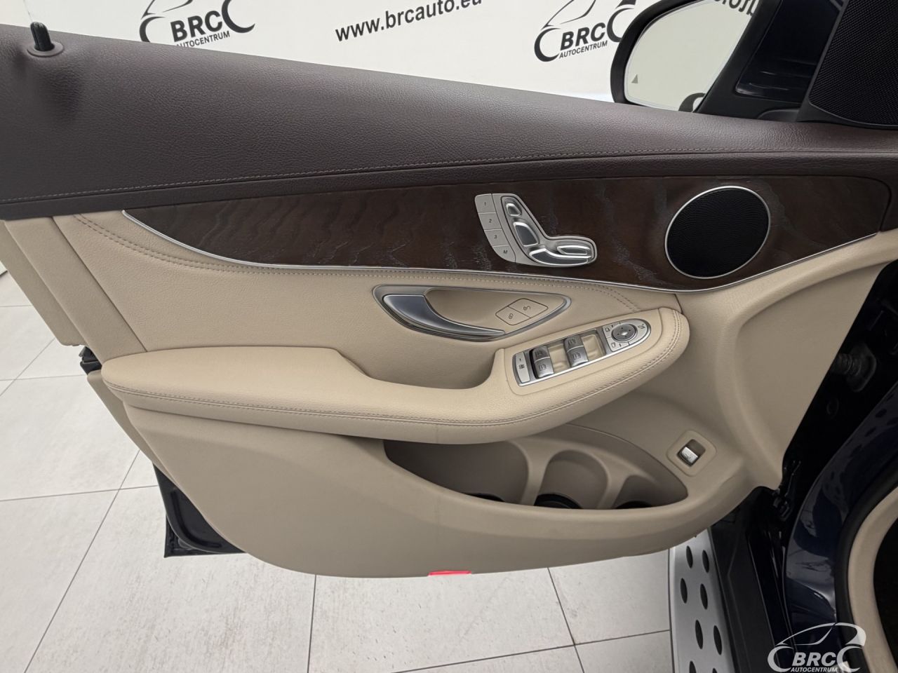 Mercedes-Benz GLC300 | 19
