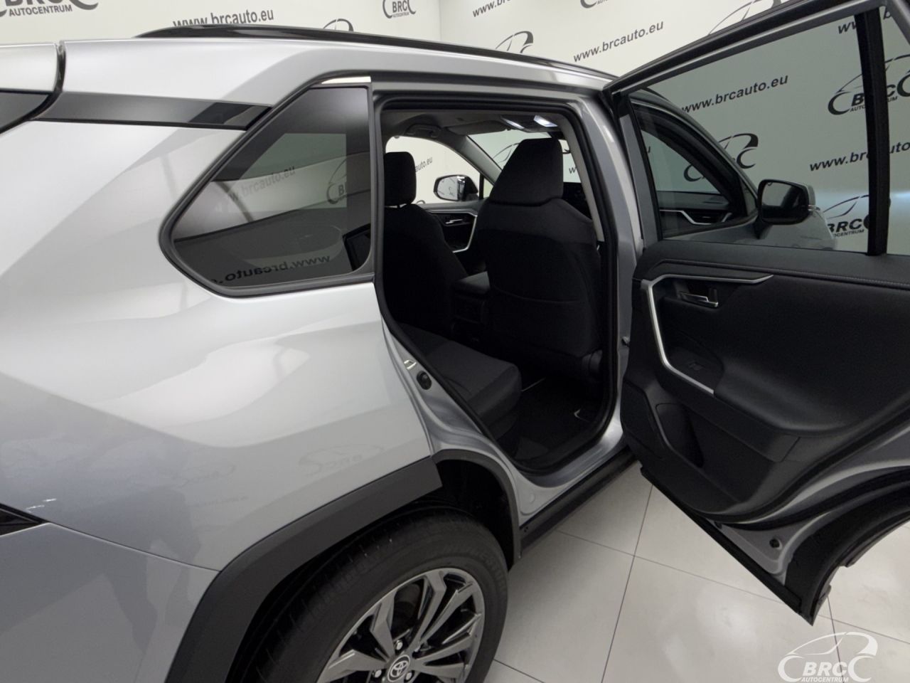 Toyota RAV4 | 12