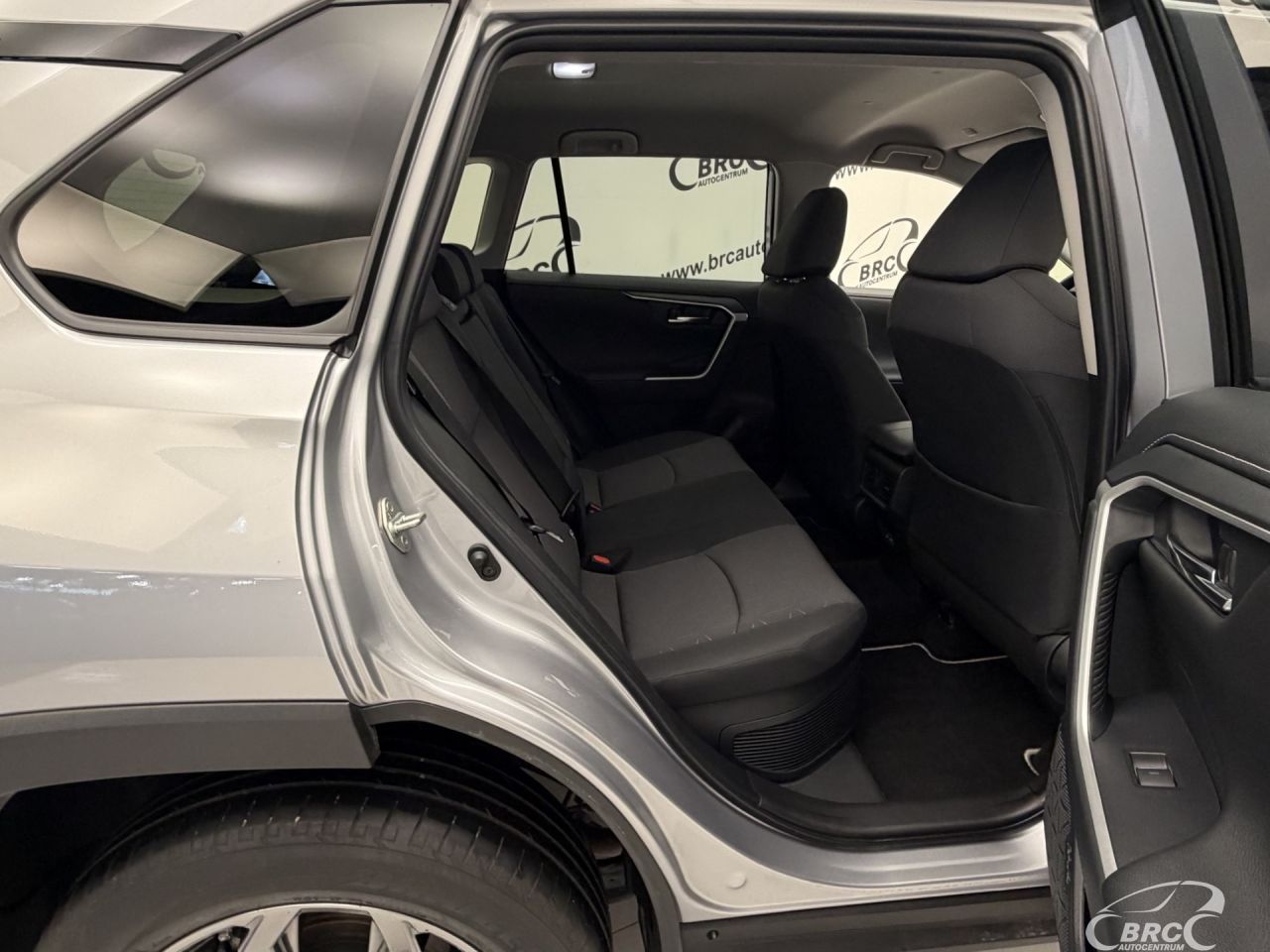 Toyota RAV4 | 9