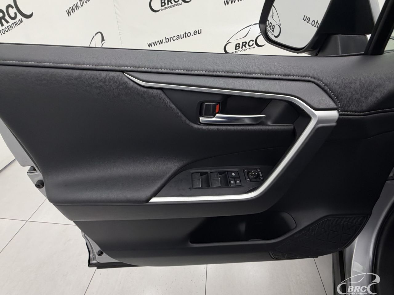 Toyota RAV4 | 18