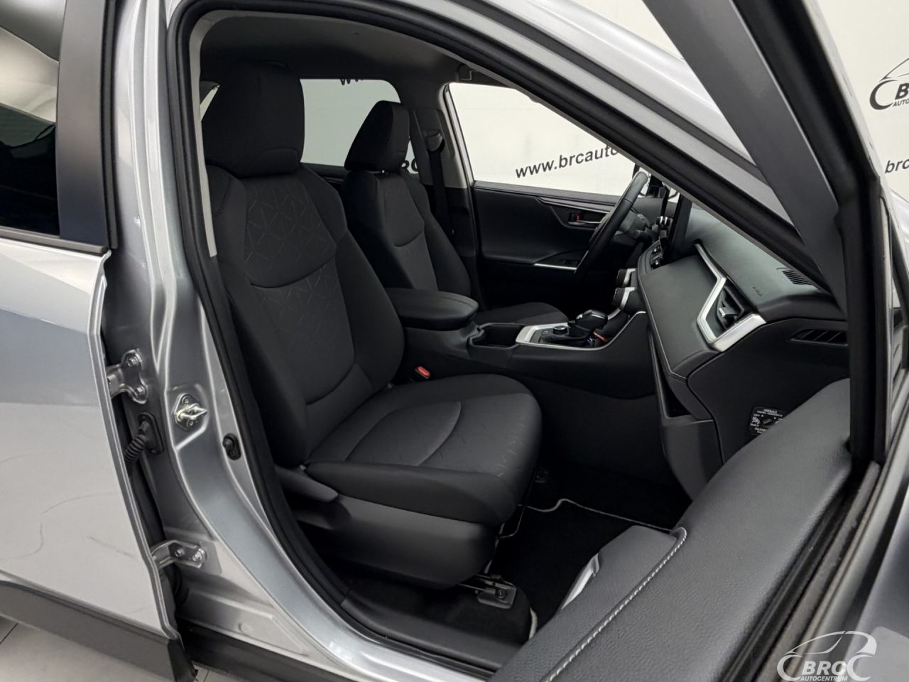 Toyota RAV4 | 6