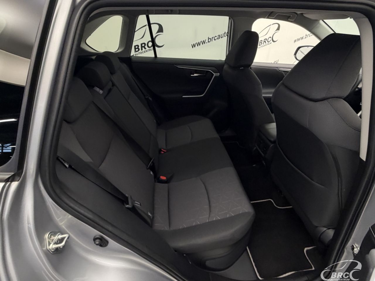 Toyota RAV4 | 10