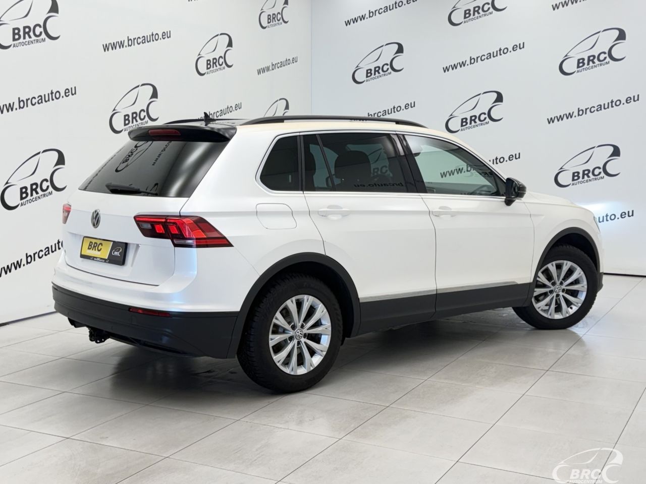 Volkswagen Tiguan | 1