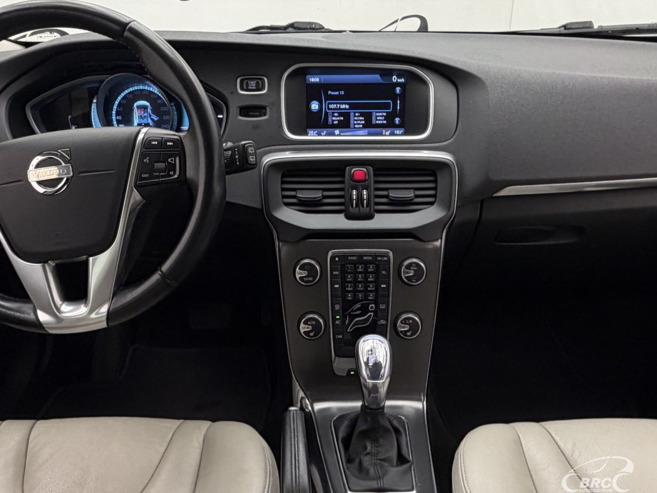 Volvo V40 | 13
