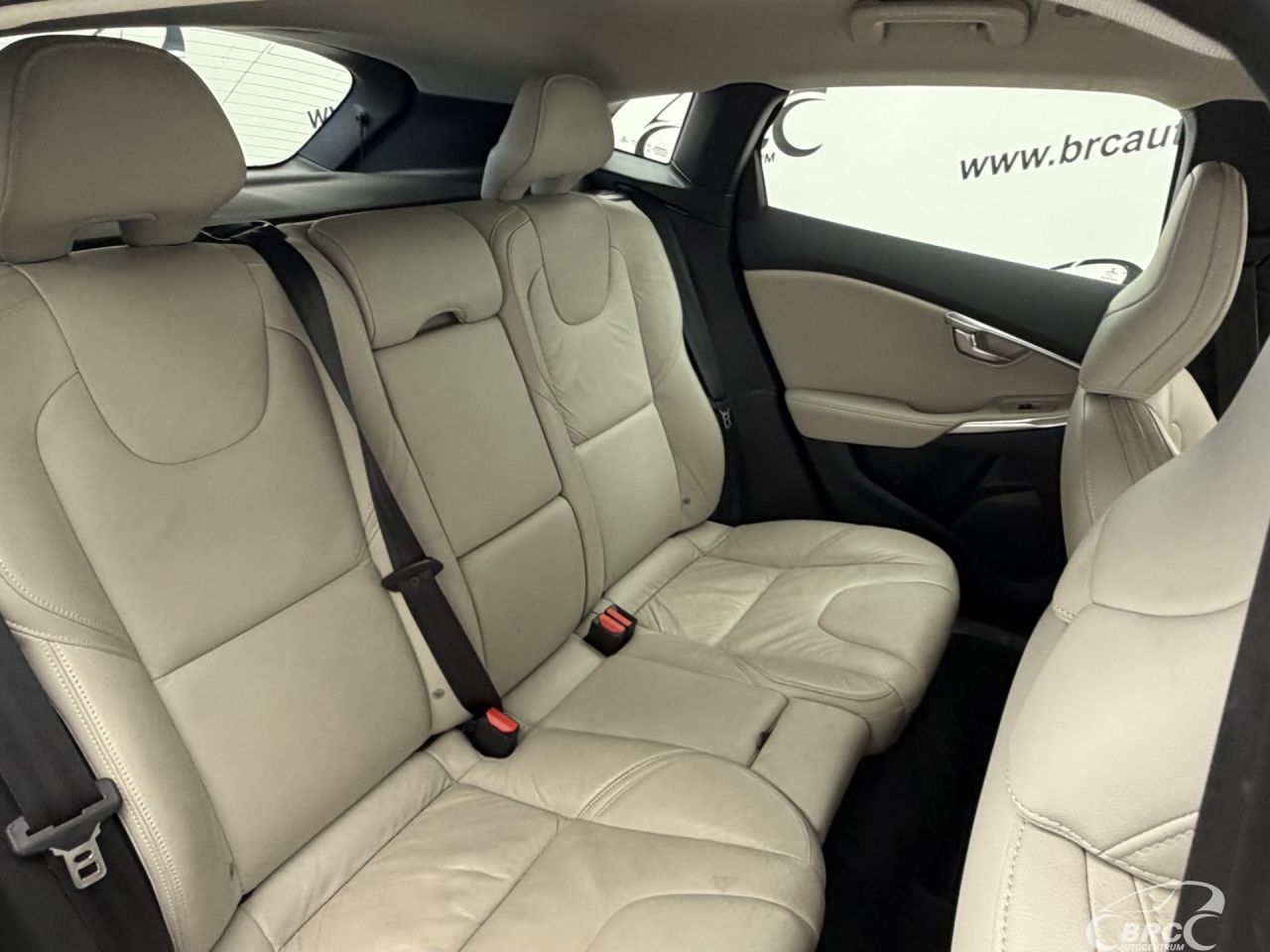 Volvo V40 | 10