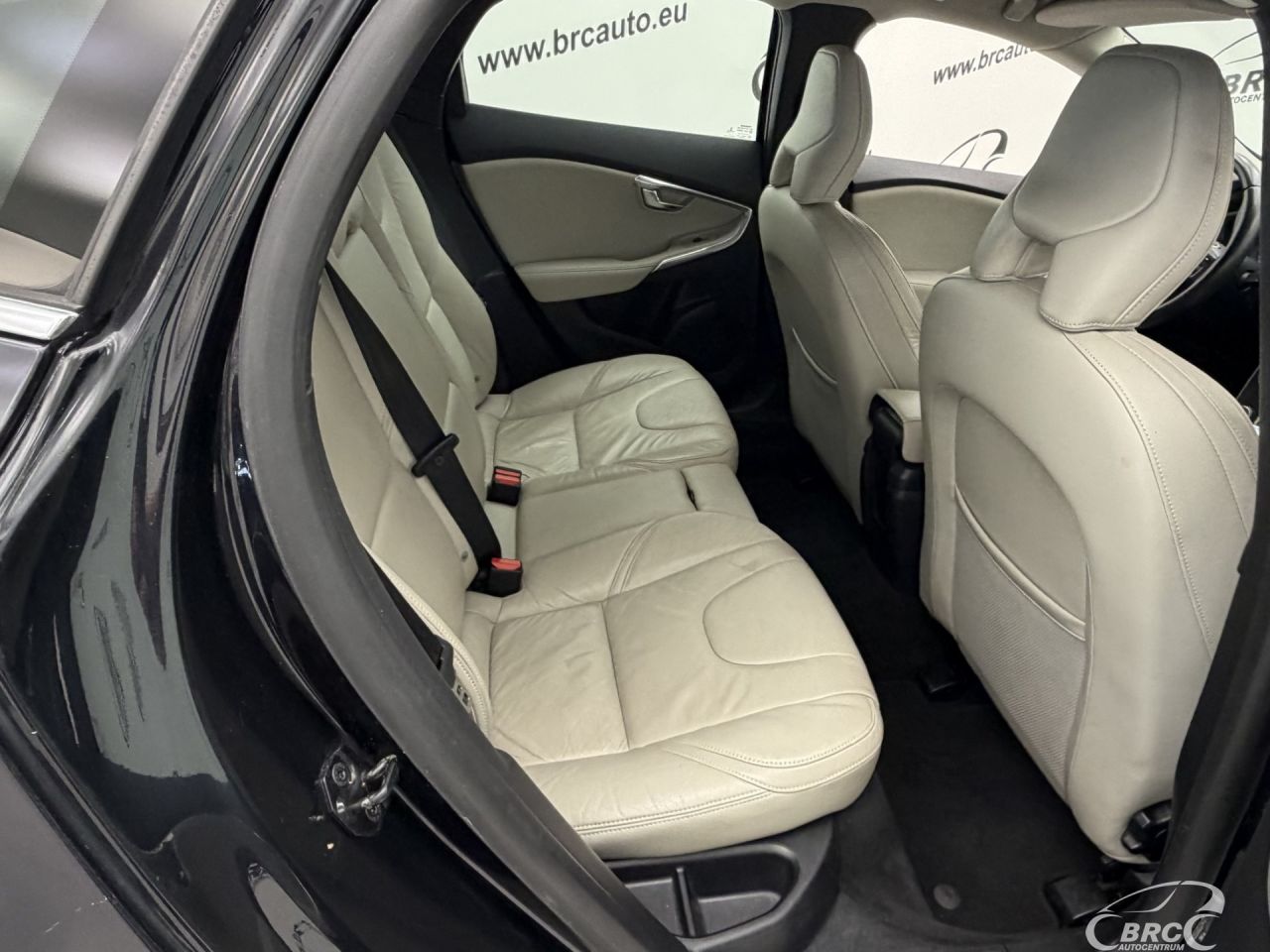 Volvo V40 | 9