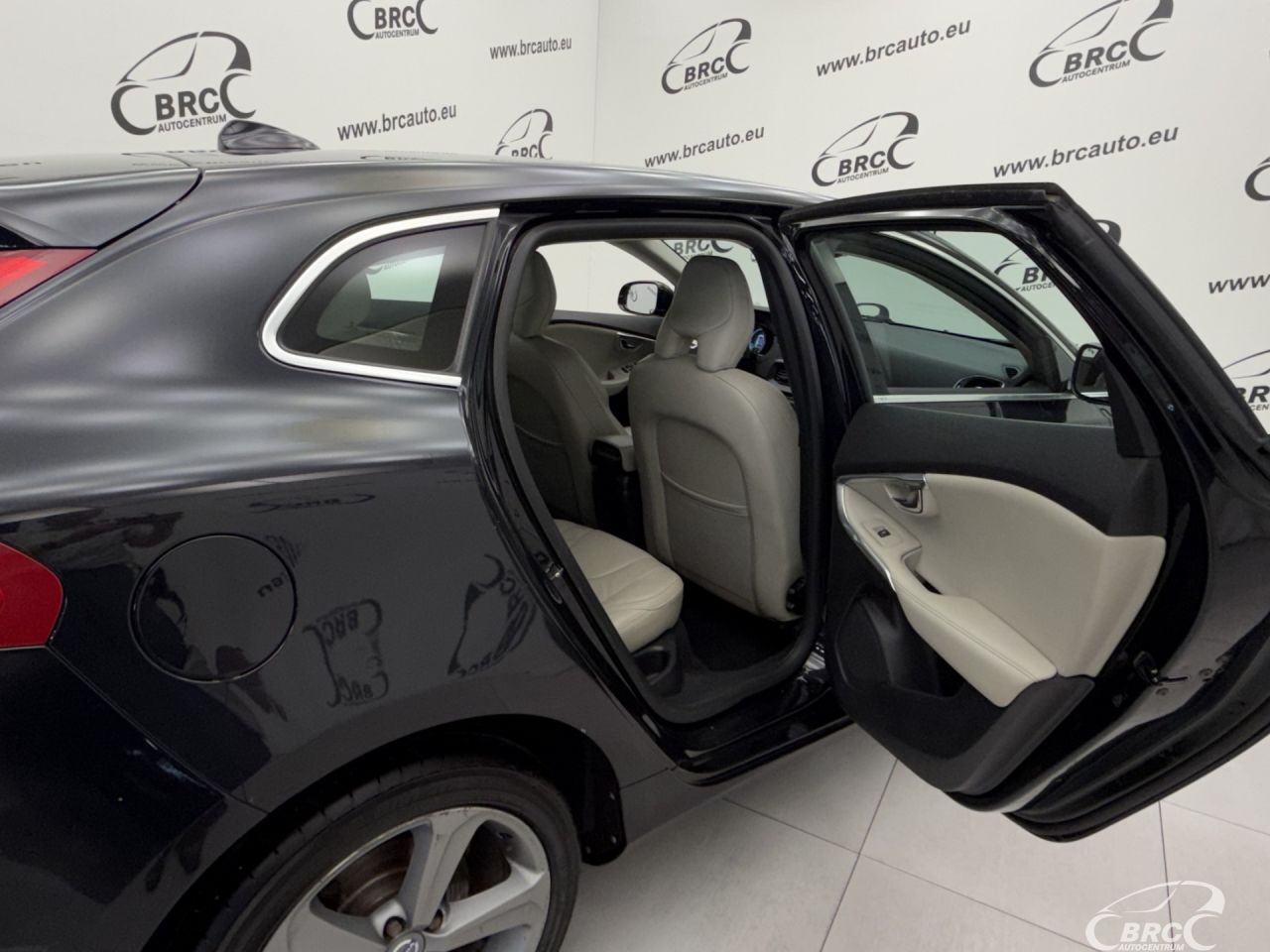 Volvo V40 | 11