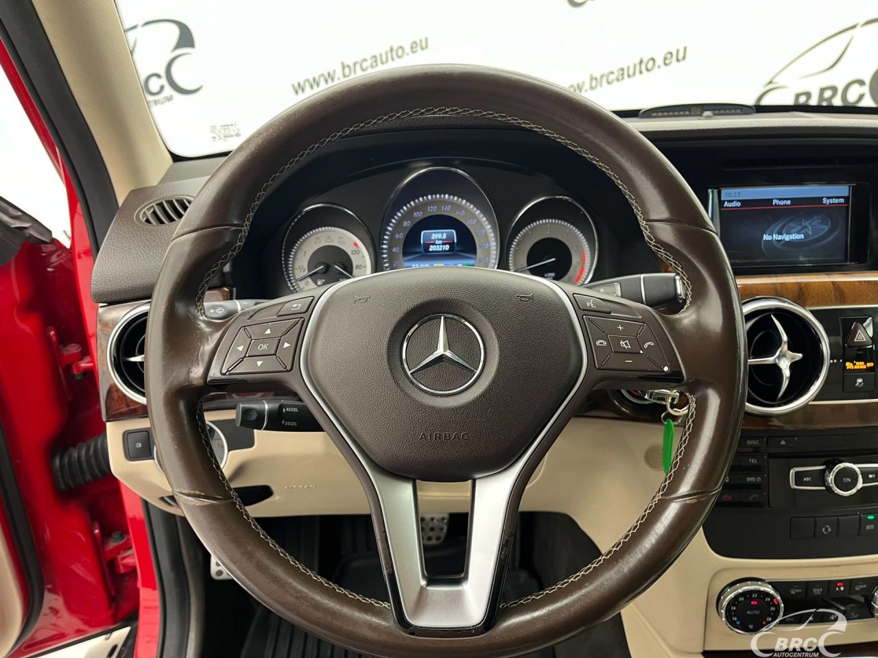 Mercedes-Benz GLK350 | 14