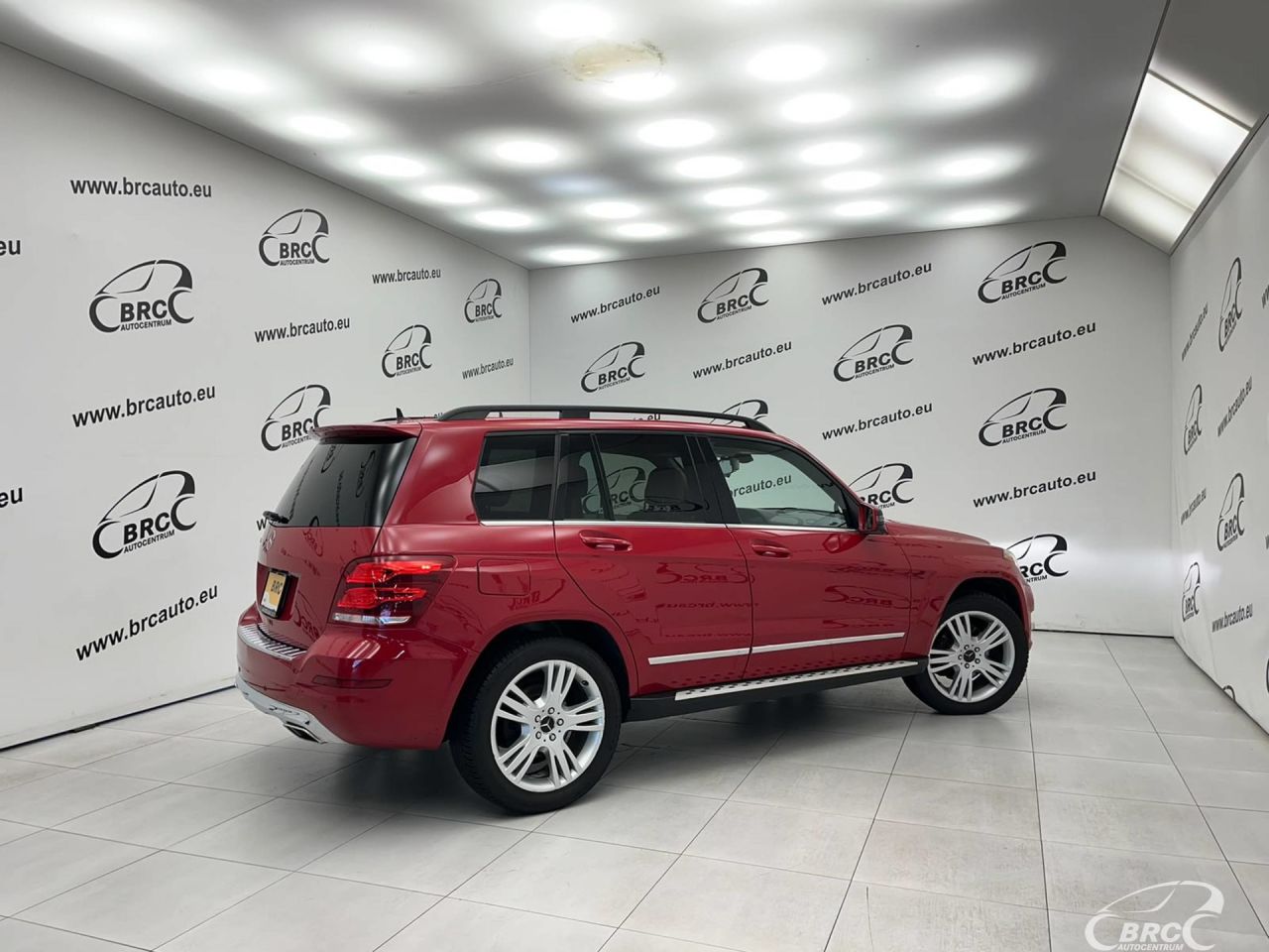 Mercedes-Benz GLK350 | 3