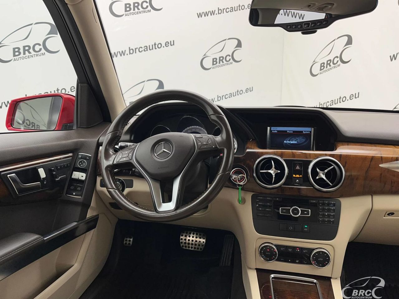 Mercedes-Benz GLK350 | 13