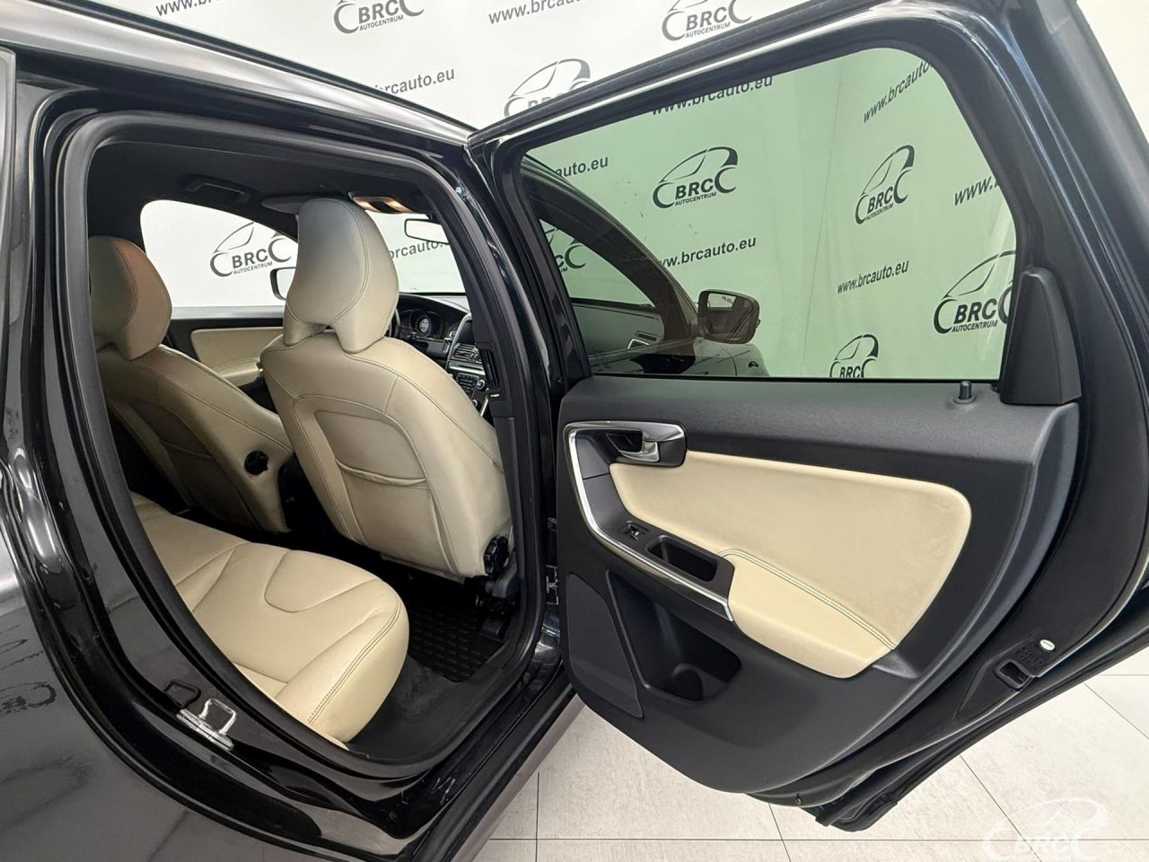 Volvo XC60 | 6