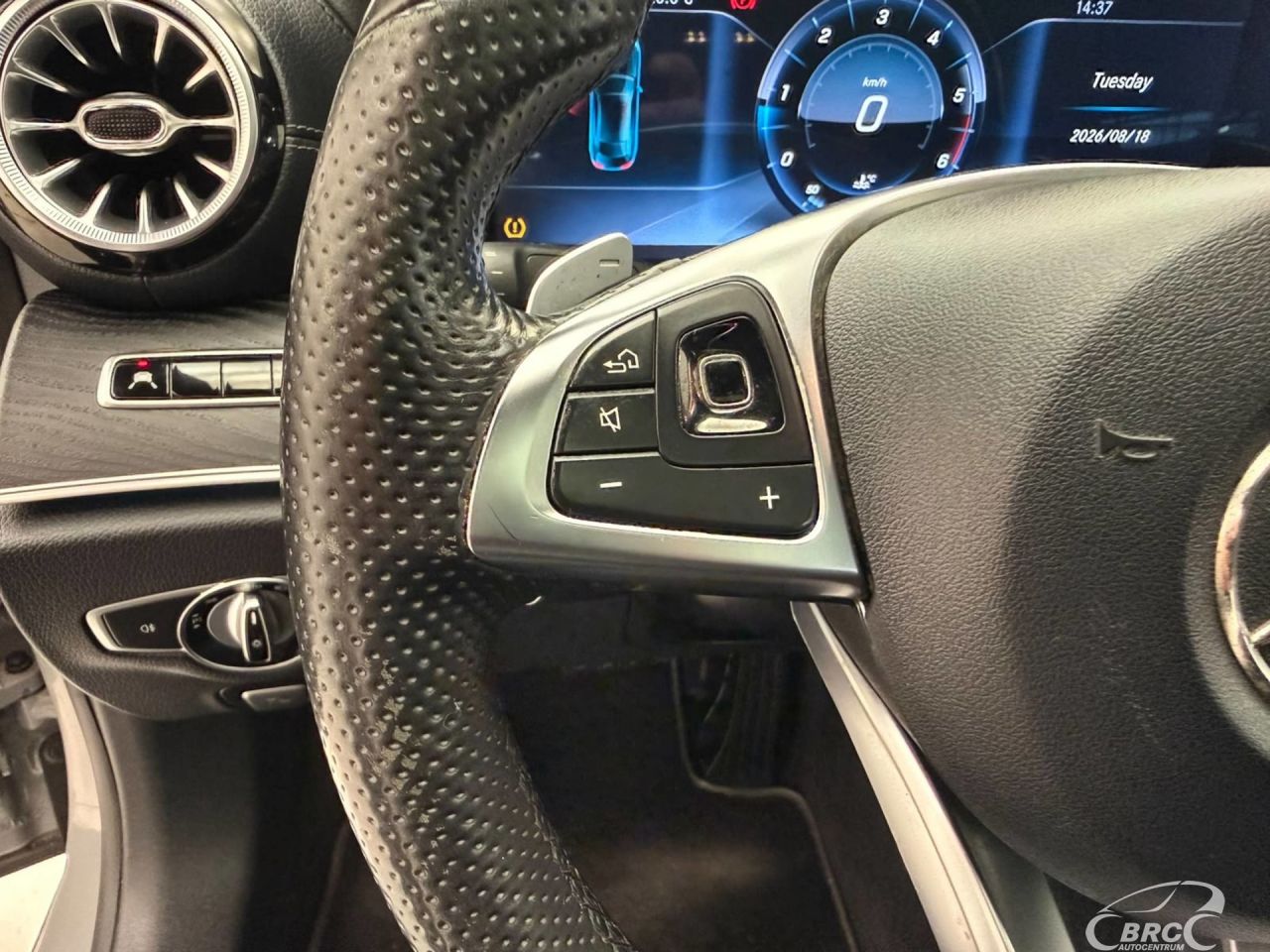 Mercedes-Benz E220 | 5