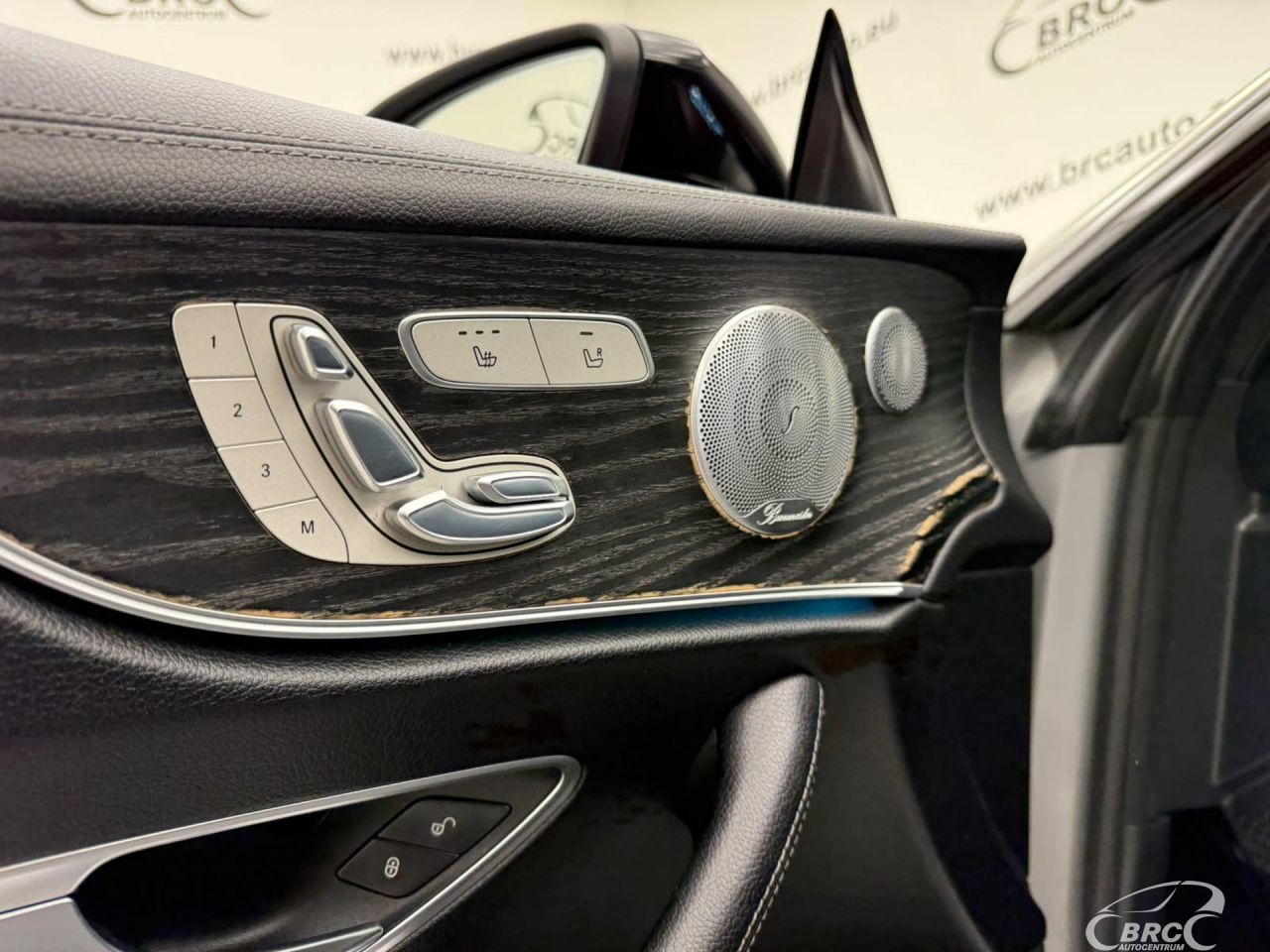 Mercedes-Benz E220 | 11