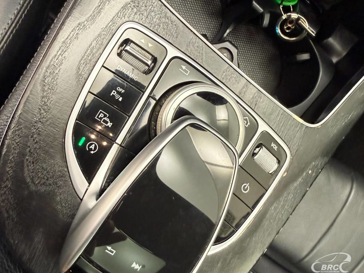 Mercedes-Benz E220 | 8