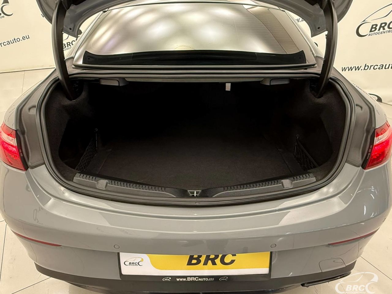 Mercedes-Benz E220 | 14