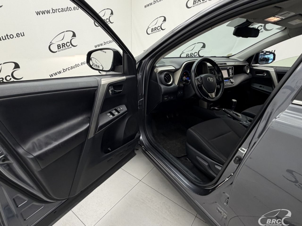 Toyota RAV4 | 18