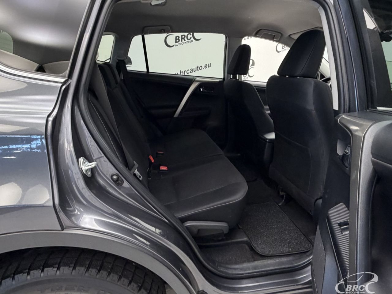 Toyota RAV4 | 8