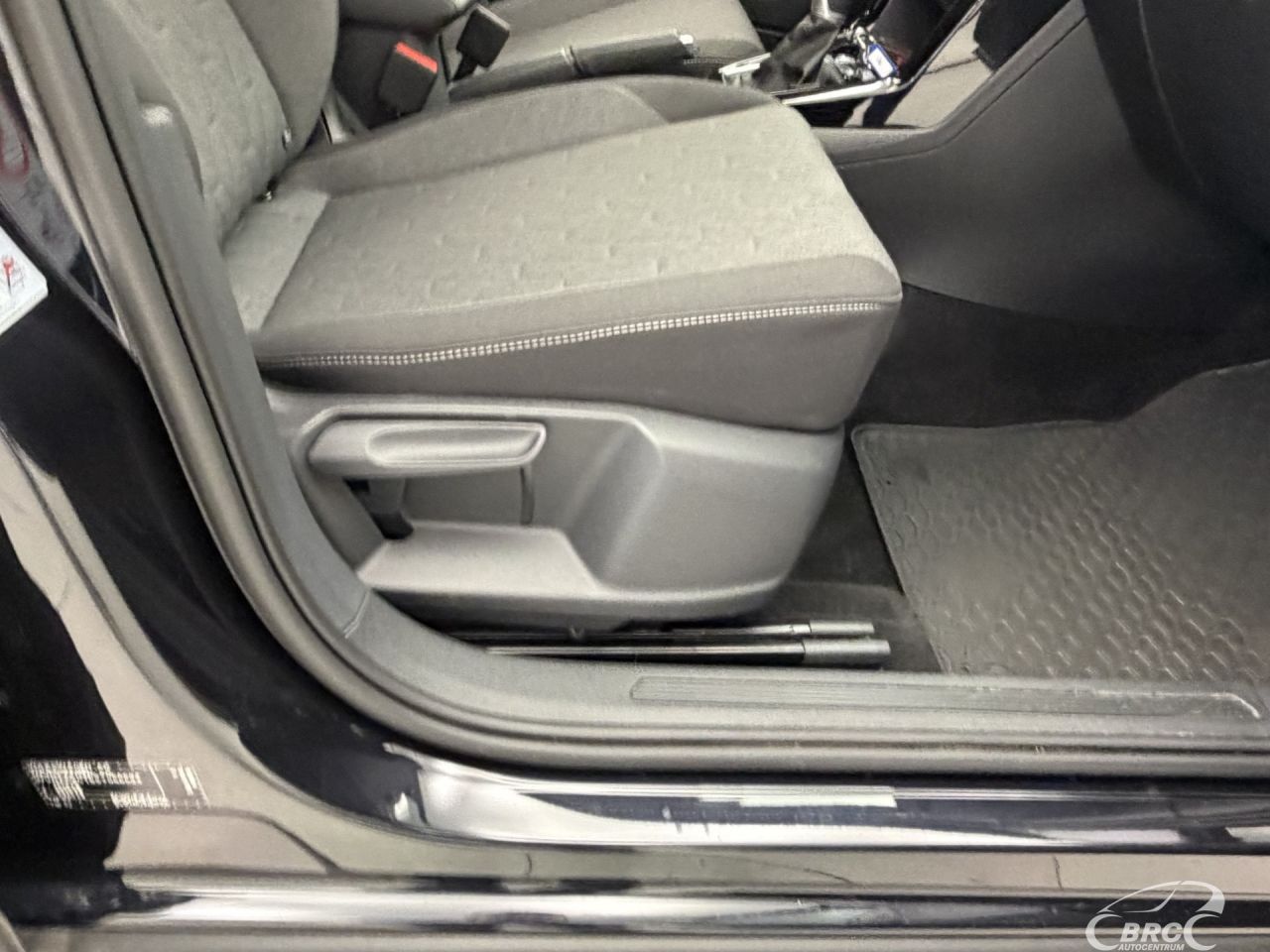 Volkswagen T-Cross | 6