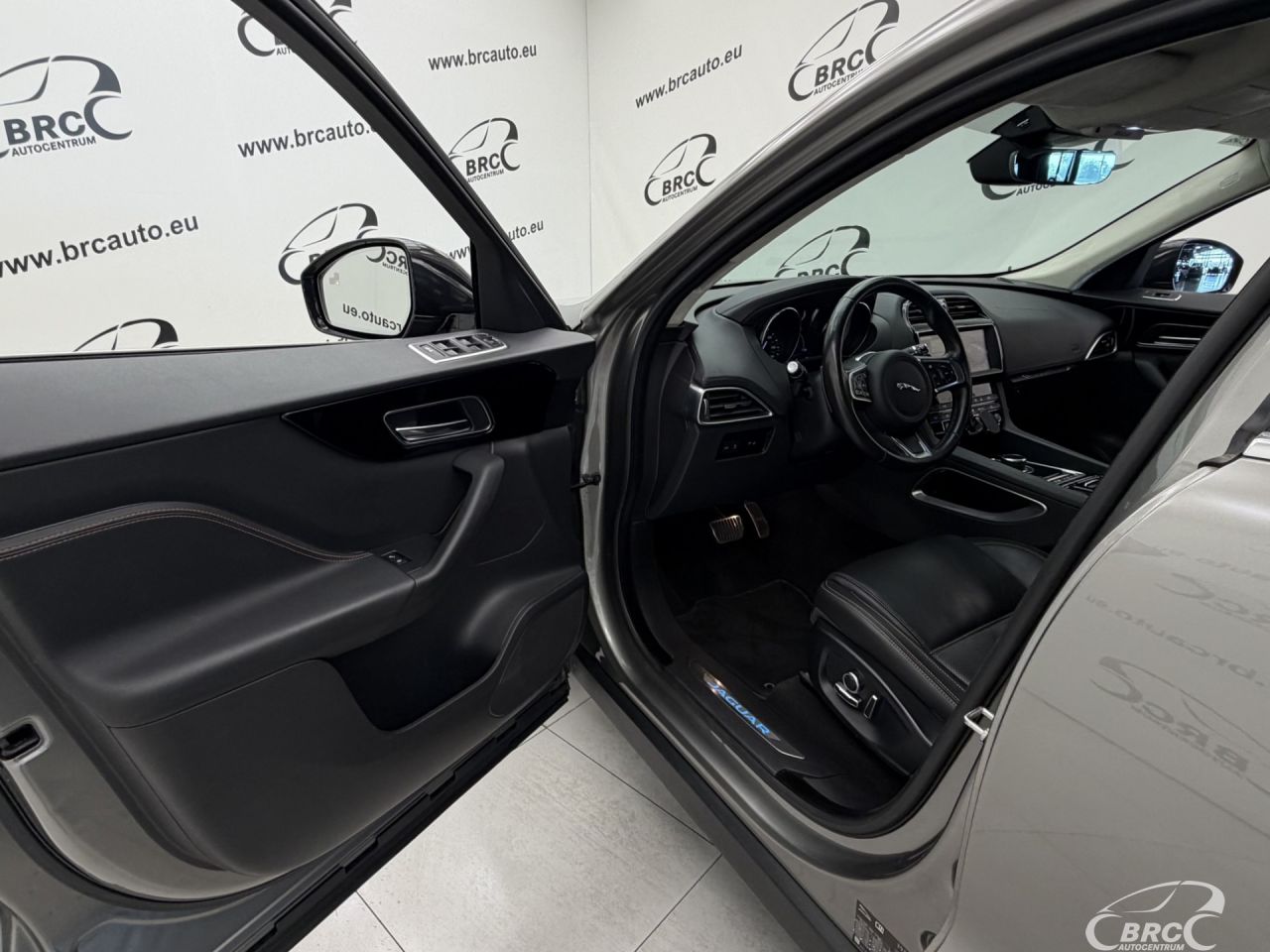 Jaguar F-Pace | 17