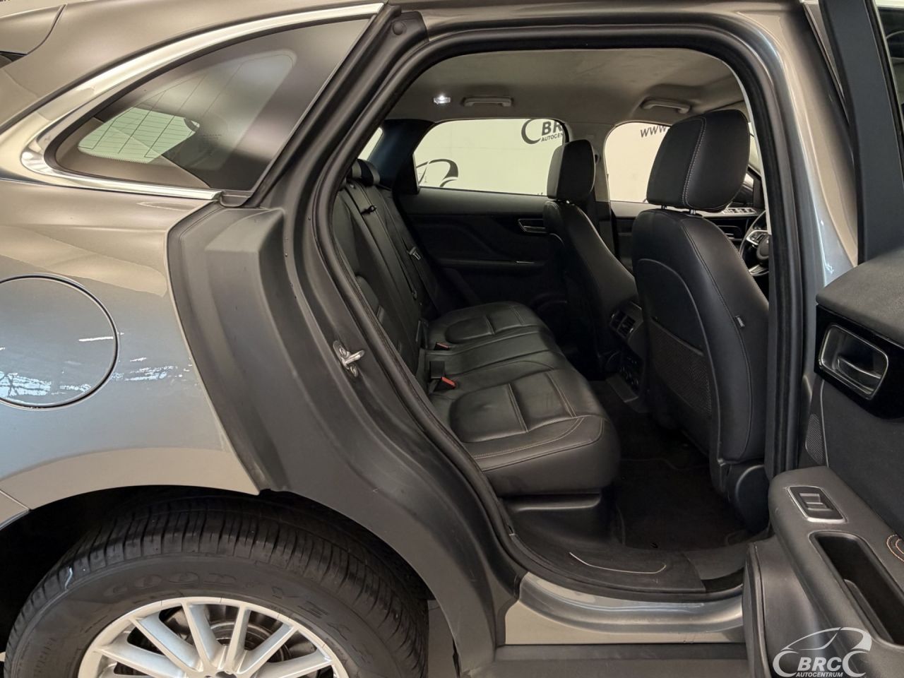 Jaguar F-Pace | 9