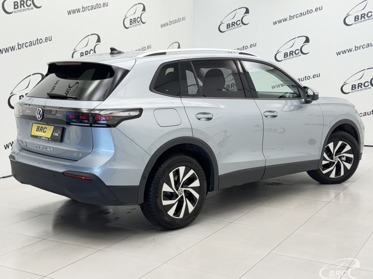 Volkswagen Tiguan | 1
