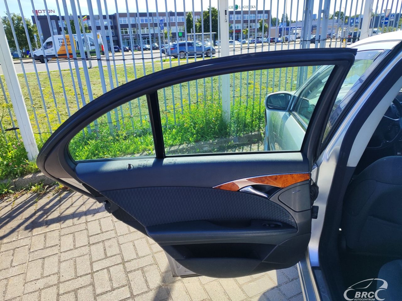 Mercedes-Benz E270 | 12