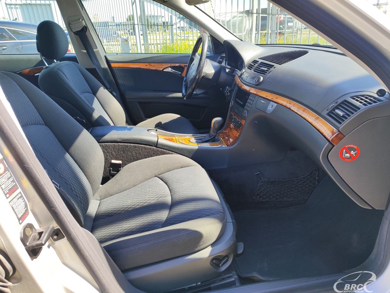 Mercedes-Benz E270 | 6