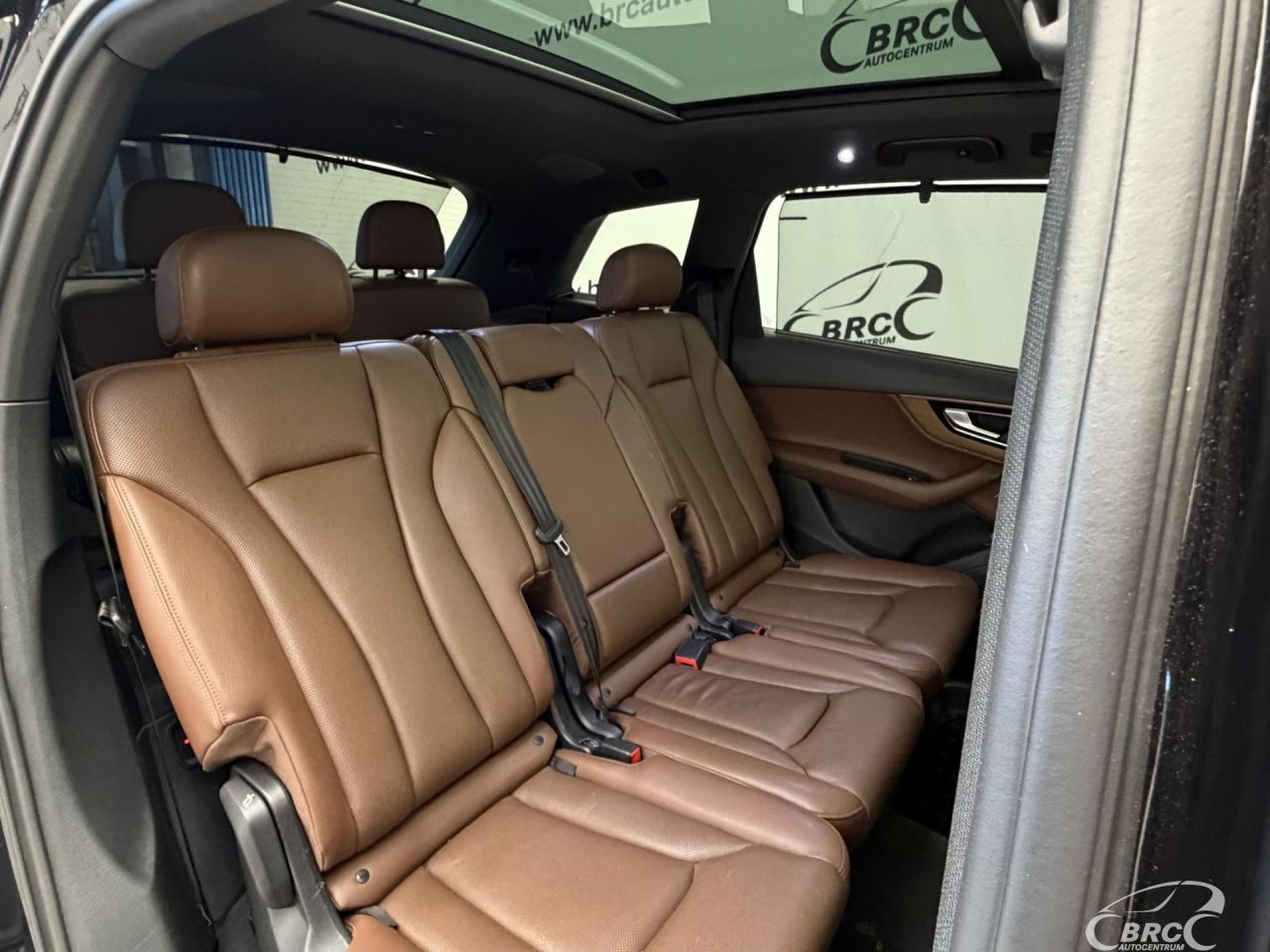 Audi Q7 | 12