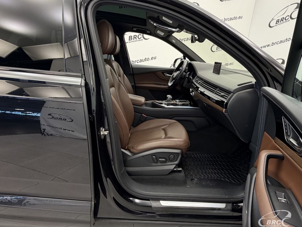 Audi Q7 | 3