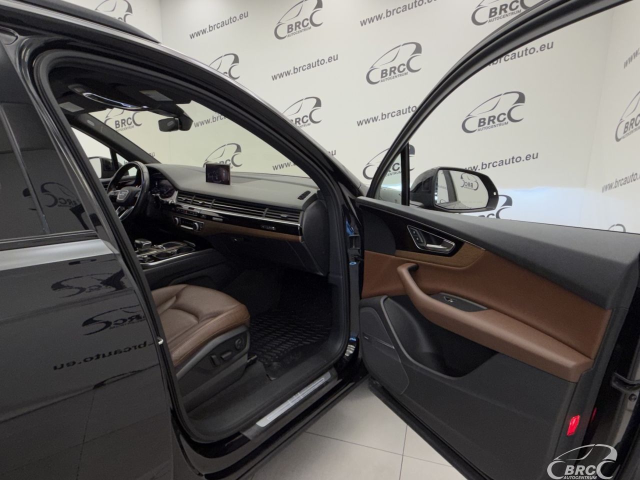 Audi Q7 | 7