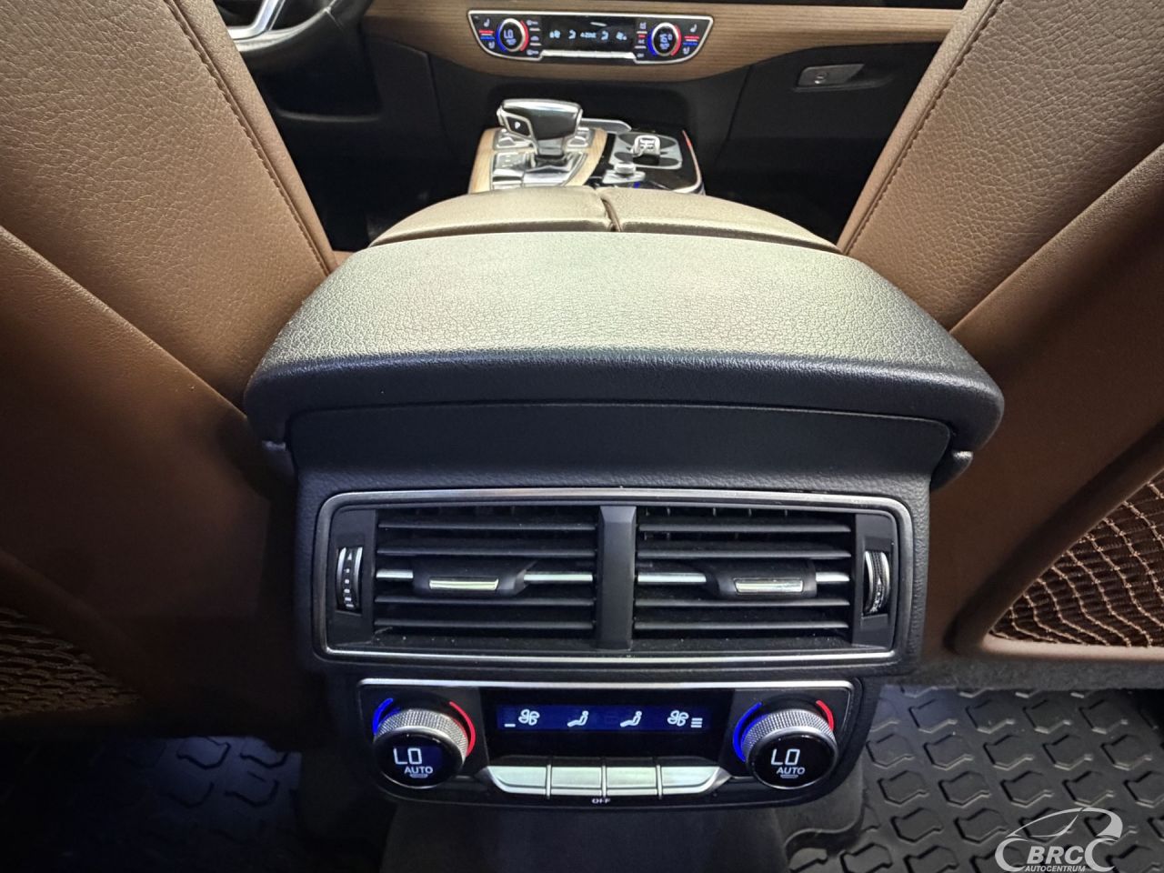 Audi Q7 | 15