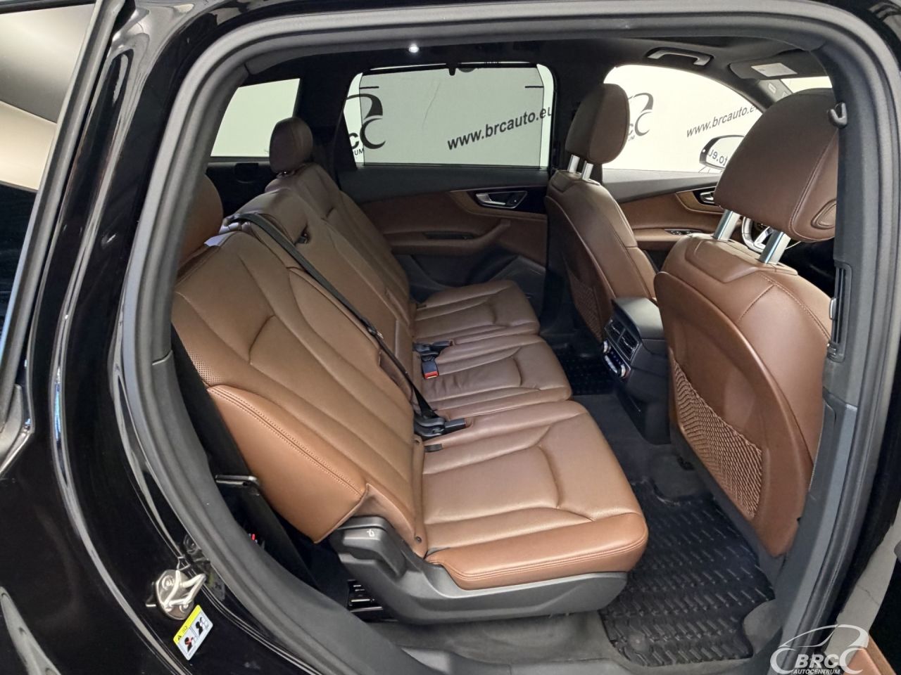 Audi Q7 | 10