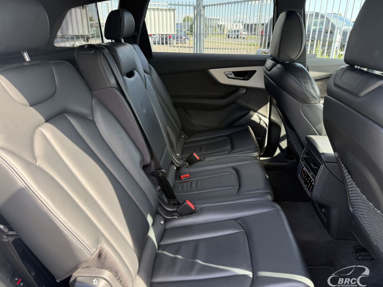 Audi Q7 | 8