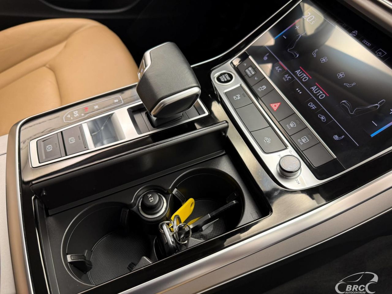 Audi Q7 | 12