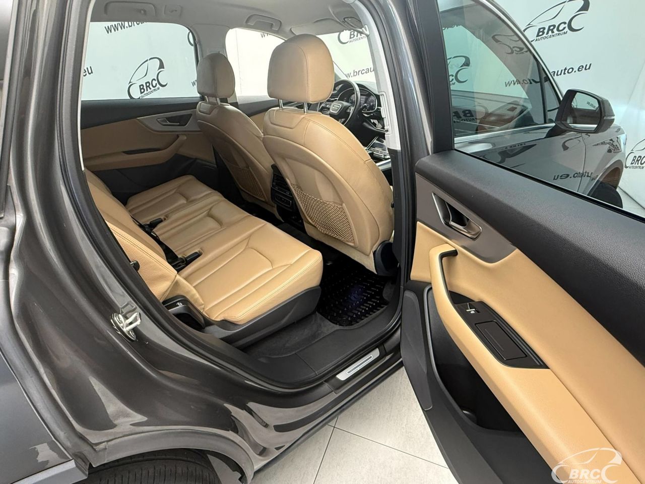 Audi Q7 | 6