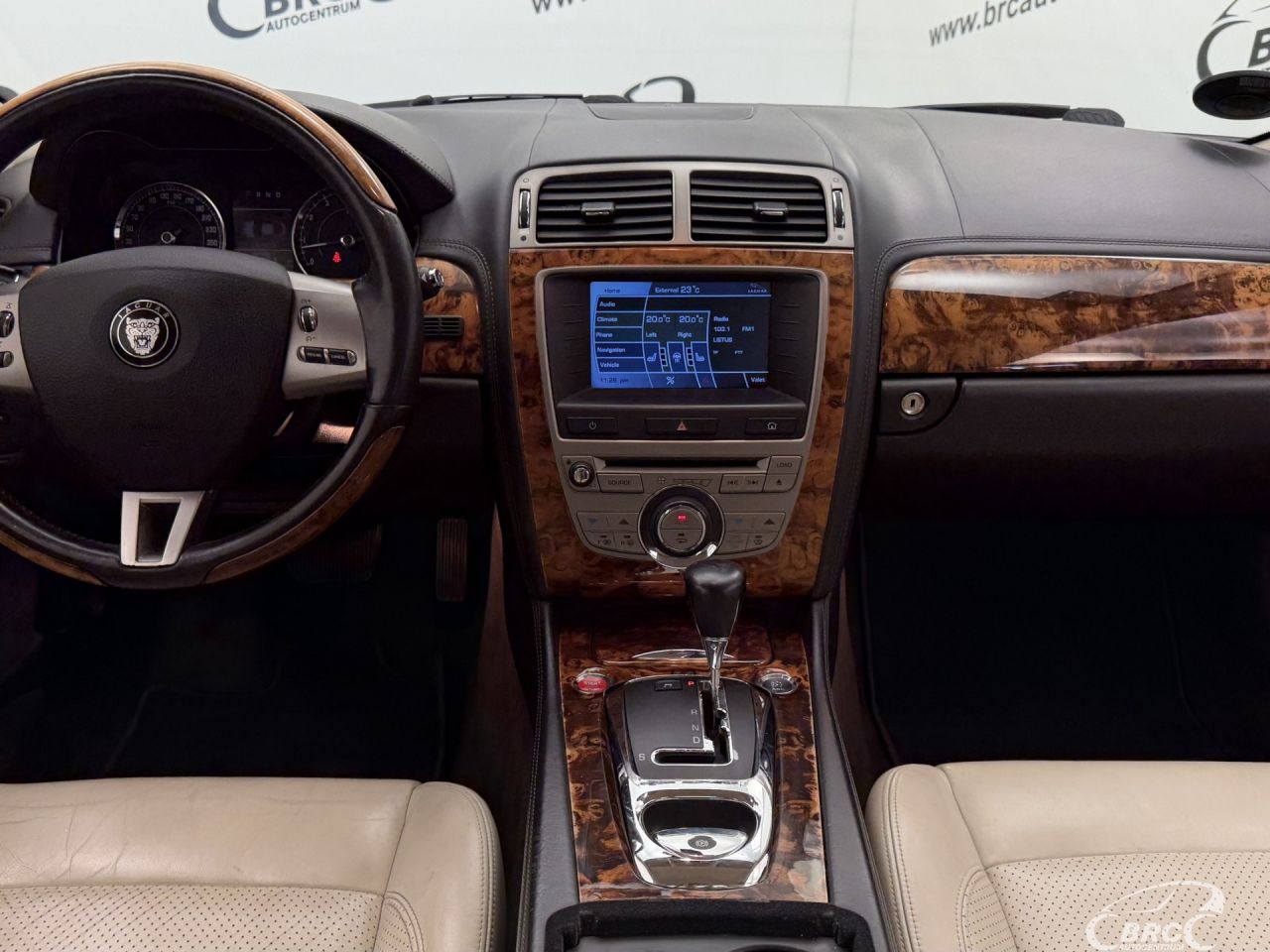 Jaguar XK | 10